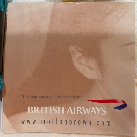 British Airways flight comfort bag with amenities - Picture 2 of 6